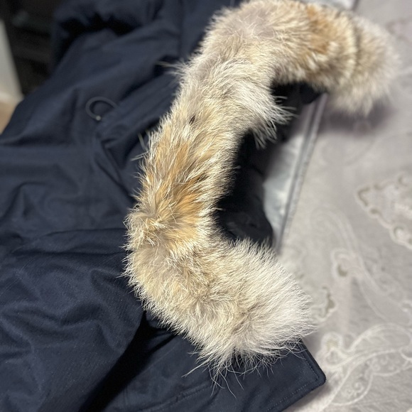 Brand New Women’s Nobis parka. - Picture 7 of 12